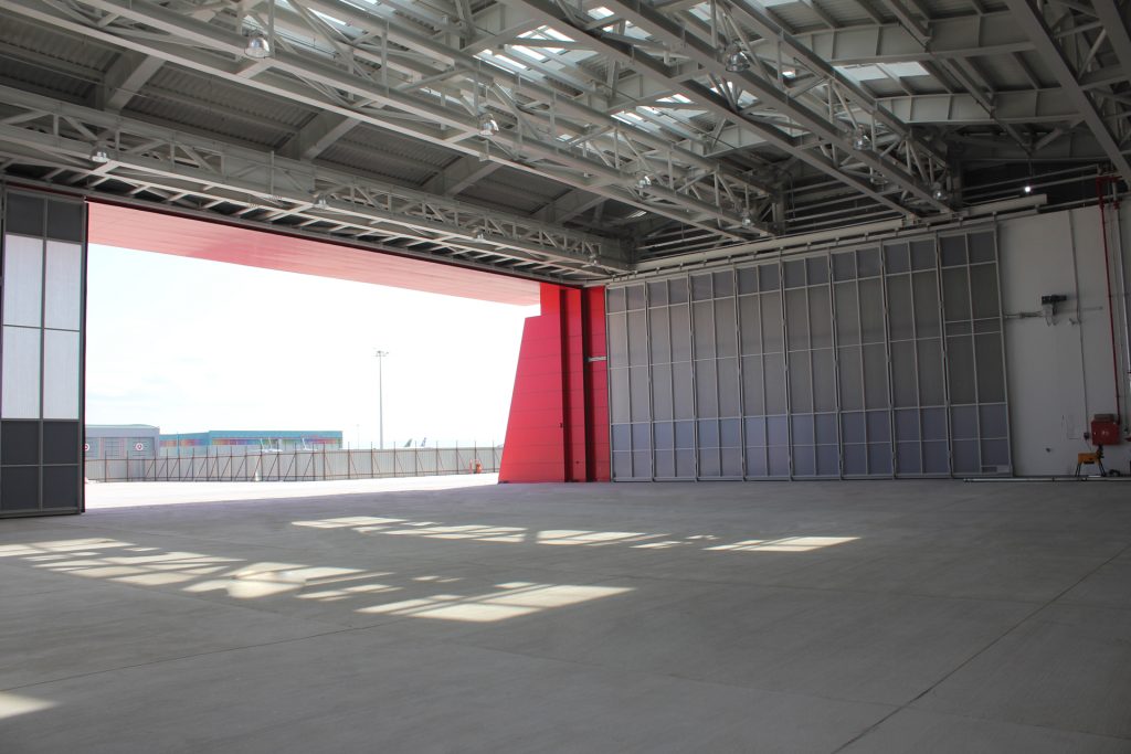 SIDE SLIDING HANGAR DOORS